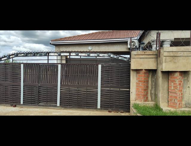 4 BEDROOM FREEHOLD FOR SALE IN BHEKUZULU